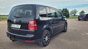 VOLKSWAGEN TOURAN 1.9 TDI (4 foto / 10)
