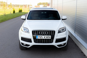 Audi Q7 S-Line Plus FACELIFT (9 foto / 15)