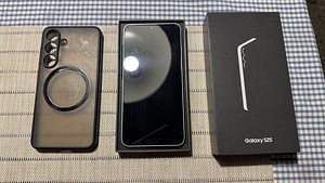 Samsung Galaxy S25 256GB (valge) – väga heas korras (1 foto / 5)