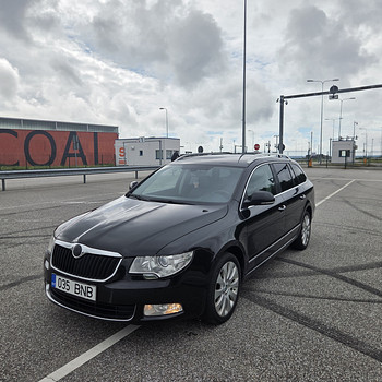 Skoda Superb 2011 2.0 125 кВт