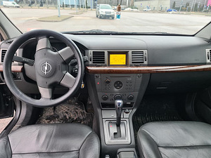 Opel Vectra C (6 фото из 11)