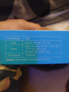 Müüjan uus Ultra- Slim Magnetic Power Bank (10k, slim) (2 foto / 3)
