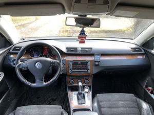 Volkswagen Passat highline 2.0 103kW (2 foto / 4)