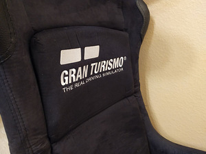 Alcantara Gran Turismo Playseat koos käigukangi hoidikuga (4 foto / 7)