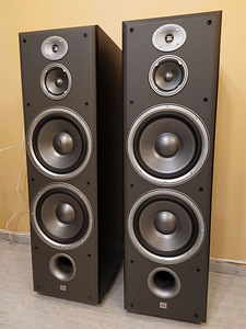JBL E100 10" elementidega põrandakõlarid (1 foto / 4)