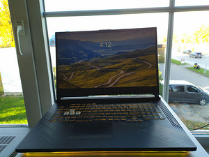17" Asus ROG Strix i7 512GB RTX2060 sülearvuti (3 foto / 8)