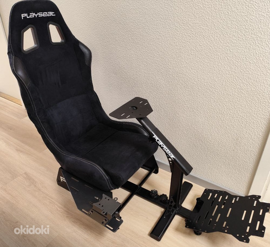 Раллийное кресло Playseat Alcantara с держателем рычага переключения передач (фото #3)