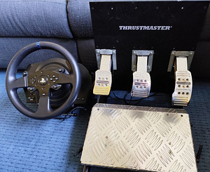 Thrustmaster T300 rool koos T3PA-PRO pedaalidega Playstation (2 foto / 2)