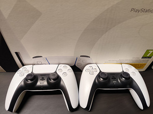 Playstation 5 konsool Blu-ray Edition kahe puldiga (3 foto / 5)