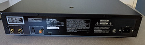 Yamaha CD-S700 CD проигрыватель (2 фото из 2)
