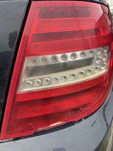 Mercedes-Benz C 180 (6 foto / 6)