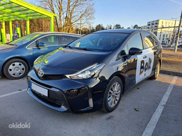 Прокат авто Prius+ 2018 HYBRID/LPG TAXI BOLT UBER (фото #1)