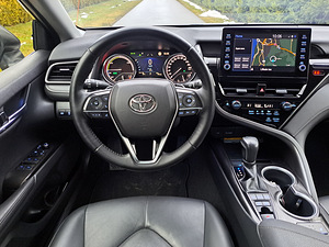 Autorent Camry 2022 HYBRID/LPG COMFORT BOLT FORUS UBER TAKSO (5 foto / 10)