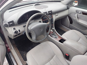 Mercedes-Benz c230 (5 foto / 5)
