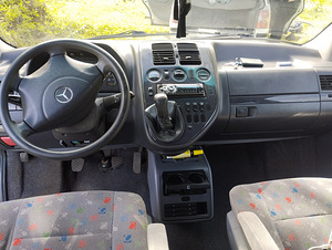 MERCEDES-BENZ V-CLASS V 220 CDI (6 foto / 7)