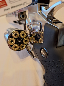 Dan Wesson 6" 4,5mm steel BB CO2 õhkrevolver (3 foto / 8)