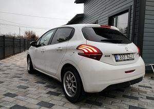 Peugeot 208 1.6D 75kw 2016/08 ainult 109tkm! (3 foto / 7)