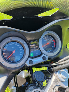 Suzuki V-Strom DL 1000 (5 foto / 10)