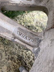 Volvo 16" valuveljed talverehvidega (7 foto / 9)