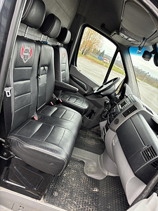 Volkswagen Crafter (9 foto / 14)