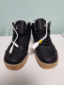 SKECHERS Energy Lights - LED tossud s 36 (5 foto / 9)