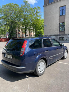 Ford Focus 1.6 74kw TÜV 12/2023 (3 foto / 8)