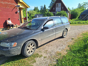 Volvo v70 (6 фото из 6)