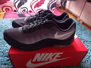 Кроссовки Nike Air Max Invigor (4 фото из 4)