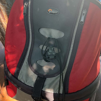 Продаётся сумка для камеры Lowepro Trekker II