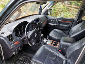 Mitsubishi Pajero 3.2 125kw (6 foto / 9)
