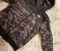 Куртка Reserved k/s s.164 с тонкой атласной подкладкой