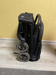 Cybex Beezy Moon Black прогулочная коляска (5 фото из 5)
