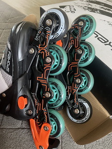Rulluisud Spokey Arya Multicolor 28-32 (3 foto / 3)