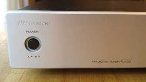 Shanling TU100 FM Tuner kahe antennisisendiga (7 foto / 10)