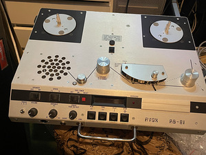 Magnetofon Avox RB-01 (Lyrec Fred RB-04) (1 foto / 1)