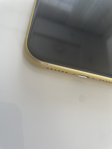 Apple iPhone 11 64 ГБ (8 фото из 8)