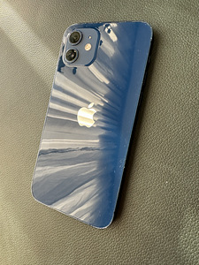 Apple iPhone 12 256GB (8 фото из 10)