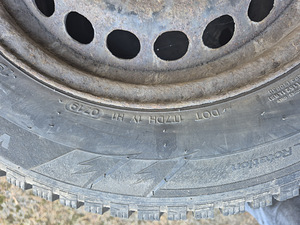 195/65R15 шипованные шины Hankook Rs2 на стальных дисках 5x112 (10 фото из 10)
