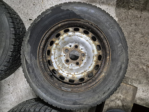 215/65C r16 шипованные шины 5x112 на дисках Mercedes Benz Vito (2 фото из 10)