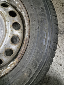 215/65C r16 шипованные шины 5x112 на дисках Mercedes Benz Vito (10 фото из 10)