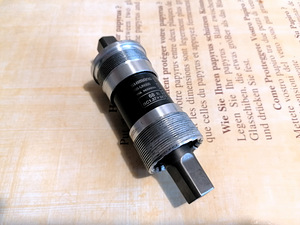 Shimano BB-UN300 (1 foto / 2)