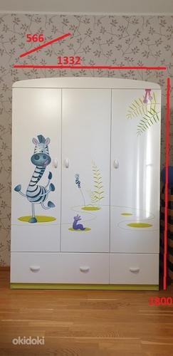 Мебель для детской комнаты Meblik Happy Animals тумбы, кровать, ковер, стол (фото #4)