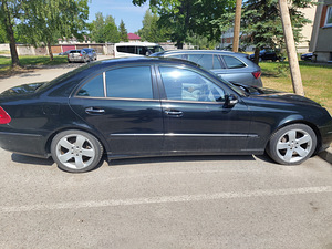Mercedes-Benz E320 Avantgarde 3.2 150KW R6 (2 foto / 8)