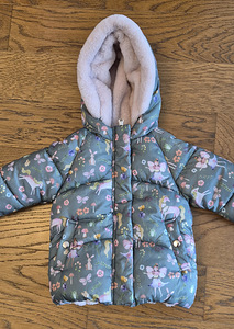Красивая зимняя курточка на девочку 9-12 месяцев