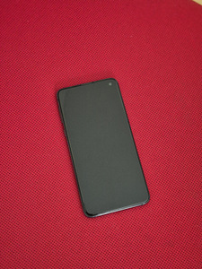Samsung Galaxy s10e 128 GB (2 foto / 3)