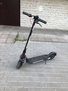 Продам электро самокат Xiaomi Mi Electric Scooter Pro 2 (1 фото из 2)