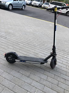 Продам электро самокат Xiaomi Mi Electric Scooter Pro 2 (2 фото из 2)