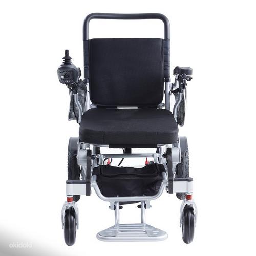 Складная электрическая инвалидная коляска с дистанционным управлением (фото #5)