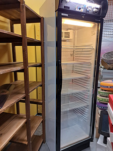 Külmik vitriin (1 foto / 2)