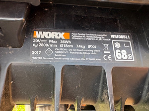 Robotniiduk Worx WR106 (2 foto / 2)